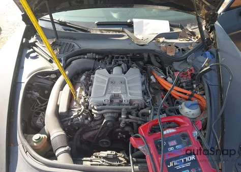 2014 Porsche Panamera E-Hybrid S z USA, uszkodzony, nr VIN WP0AD2A73EL044628